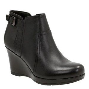 NWT/ NWB Clark / Clark's Camryn Rose Black Ankle Boots